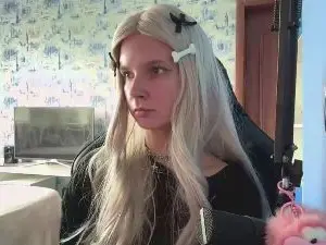 Cam4 Free Live Porn of LouisLoewe