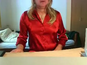 Cam4 Live Porn of ShinyLarissa