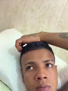 Cam4 Free Live Porn of Chris_fendi