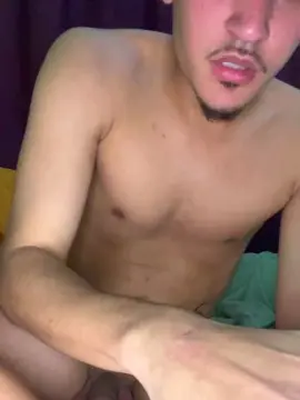 Cam4 Watch Live Sex Cams of Ravel55