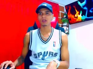 Cam4 Nude Webcam of cristiantayron