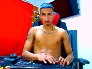Cam4 Watch Live Sex Cams of cristiantayron