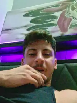 Cam4 Free Live Porn of Friend999