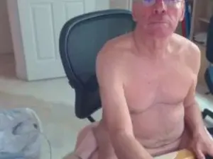 Cam4 Nude Webcam of fun_guy3