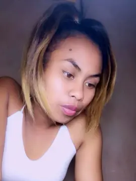 Cam4 Nude Webcam of Dinah974
