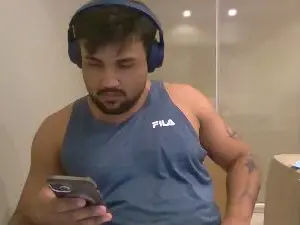 Cam4 Free Live Porn of BigBoyhot9