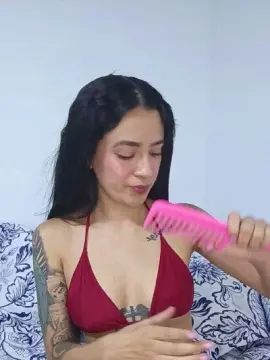 Cam4 Live Sex of MiqueilaSweet