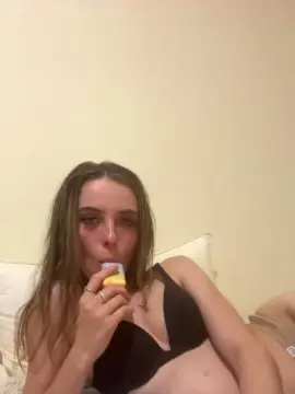 Cam4 Free Porn Cam of Montanaray