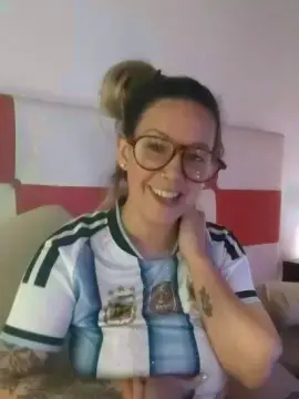 Cam4 Free Porn Cam of desireemilf