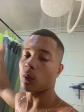 Cam4 Private Sex Chat of Lucca18sfd