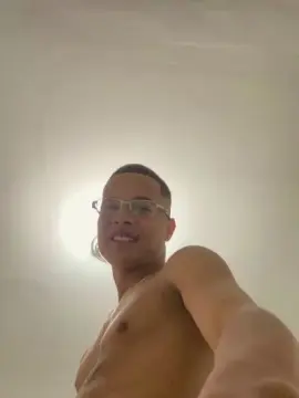 Cam4 Private Sex Chat of Lucca18sfd