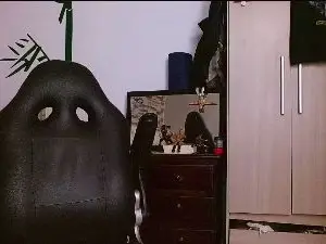 Cam4 Free Live Porn of dominathewolff
