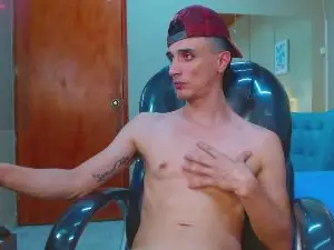 Cam4 Adult Webcam of FelipeFriendly