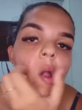 Cam4 Free Live Porn of sillerzinha23