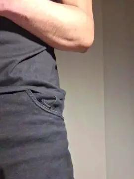 Cam4 Live Sex of Izk32