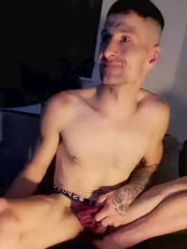 Cam4 Free Porn Cam of RonnyRonnsen36