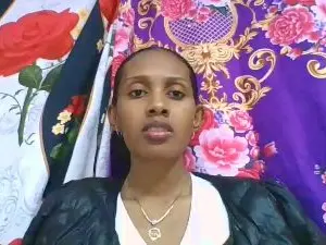 Cam4 Live Sex of ninie22
