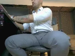 Cam4 Live Sex of leon_1717