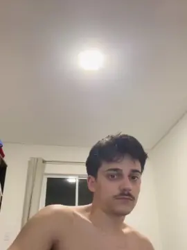 Cam4 Free Live Porn of luisalvesz