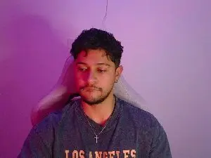 Cam4 Live Sex of dom_santiago31