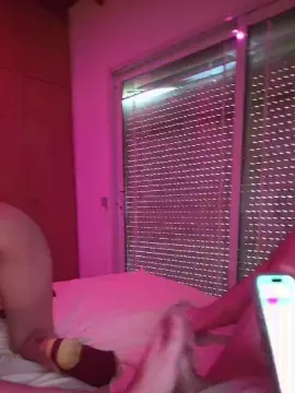 Cam4 Watch Live Sex Cams of emmahot22