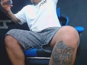 Cam4 Live Porn of master_bigcock1