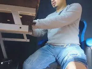 Cam4 Adult Video Chat of master_bigcock1