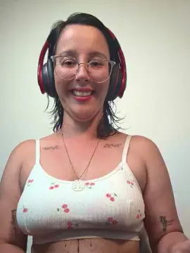 Cam4 Free Live Porn of mahina84_