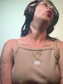 Cam4 Watch Live Sex Cams of mahina84_
