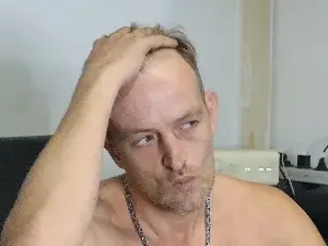 Cam4 Free Live Porn of darksecret_Lar