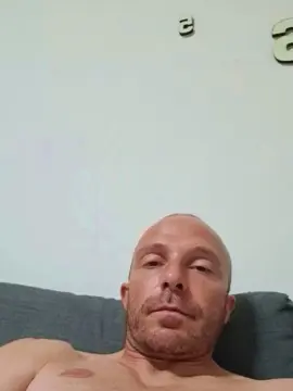 Cam4 Watch Live Sex Cams of Gnaro90