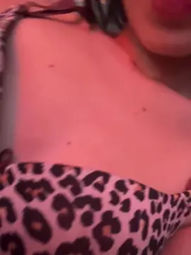 Cam4 Sex Cam of emilia67