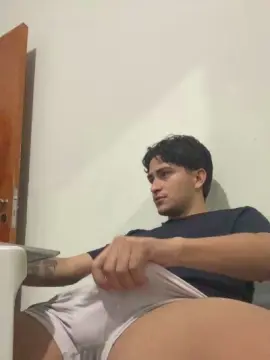 Cam4 Free Live Porn of Tavinh067