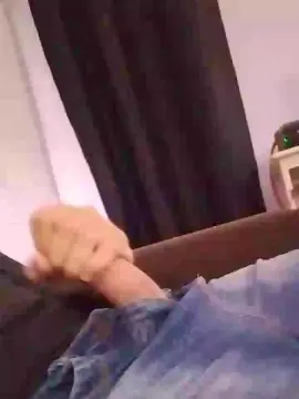Cam4 Free Porn Cam of Luovey21