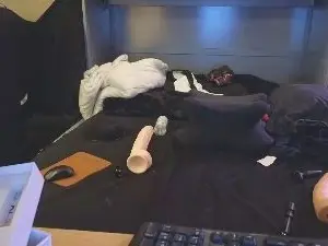 Cam4 Live Porn of CuriousBisex22