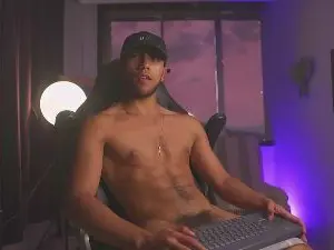 Cam4 Watch Live Sex Cams of Colstorw_