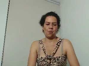Cam4 Free Live Porn of Sharickleon1