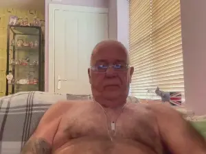 Cam4 Nude Webcam of The_helmet7