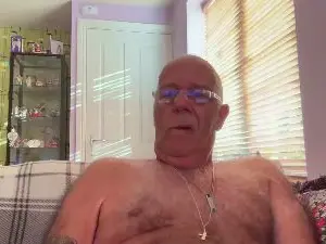 Cam4 Nude Webcam of The_helmet7