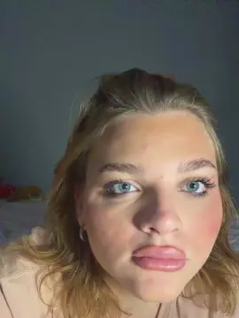 Cam4 Watch Live Sex Cams of melodye233
