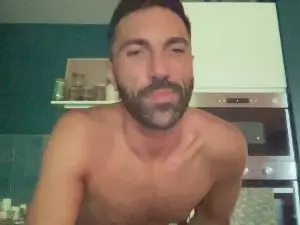 Cam4 Watch Live Sex Cams of KiinkyBtm