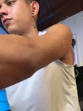 Cam4 Sex Cam of naughty_daniel
