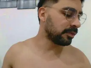 Cam4 Watch Live Sex Cams of JotaV