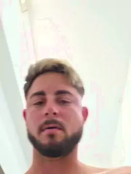 Cam4 Free Live Porn of Realluis