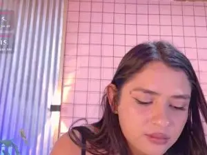 Cam4 Live Sex of mensia_