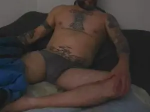 Cam4 Live Sex of enrikaionut_fun