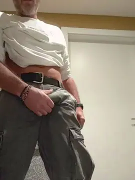 Cam4 Private Sex Chat of Leo_Hardyman