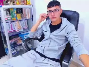 Cam4 Adult Video Chat of alex_gomez
