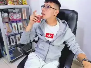 Cam4 Free Live Porn of alex_gomez