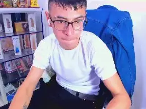 Cam4 Watch Live Sex Cams of alex_gomez